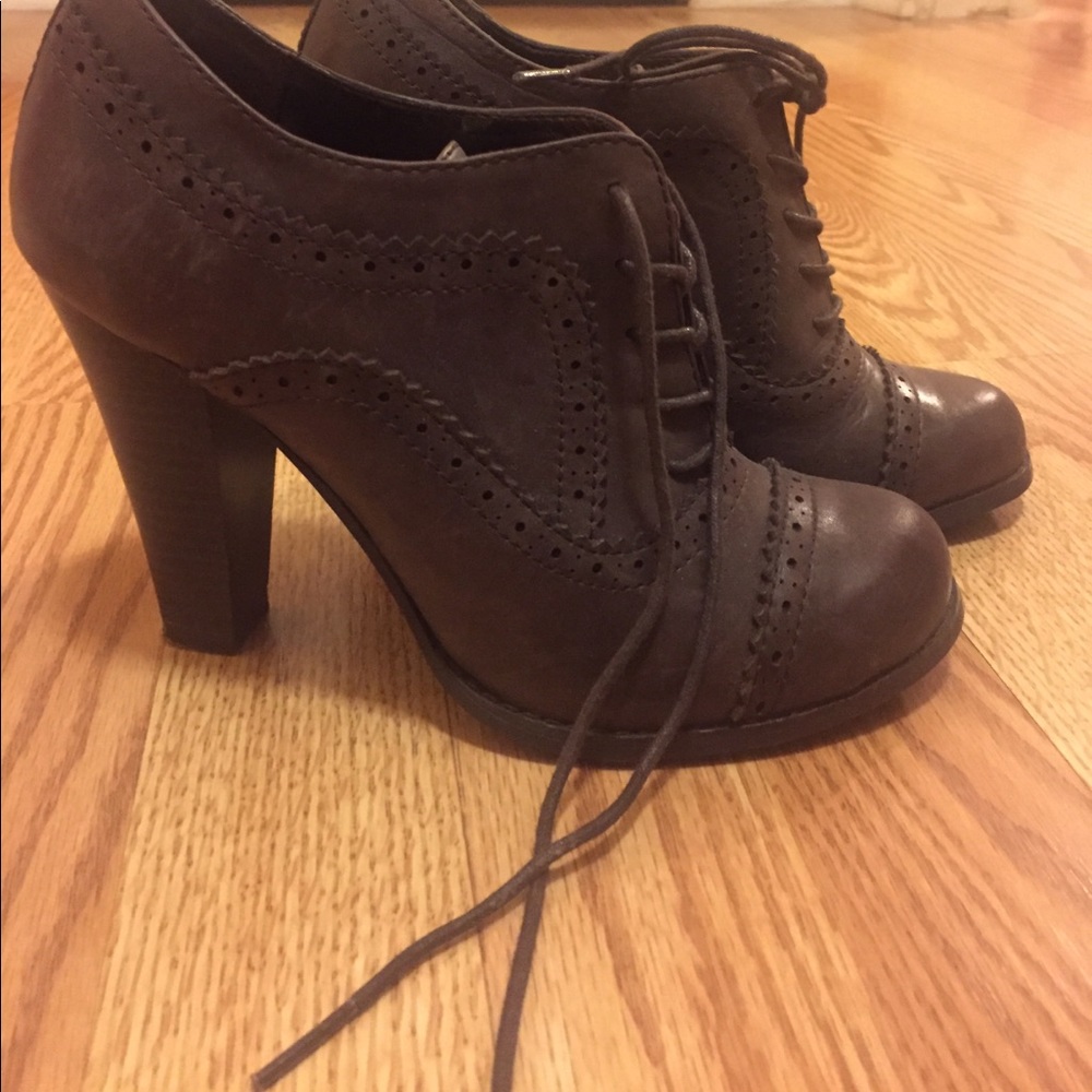 Oxford ankle bootie