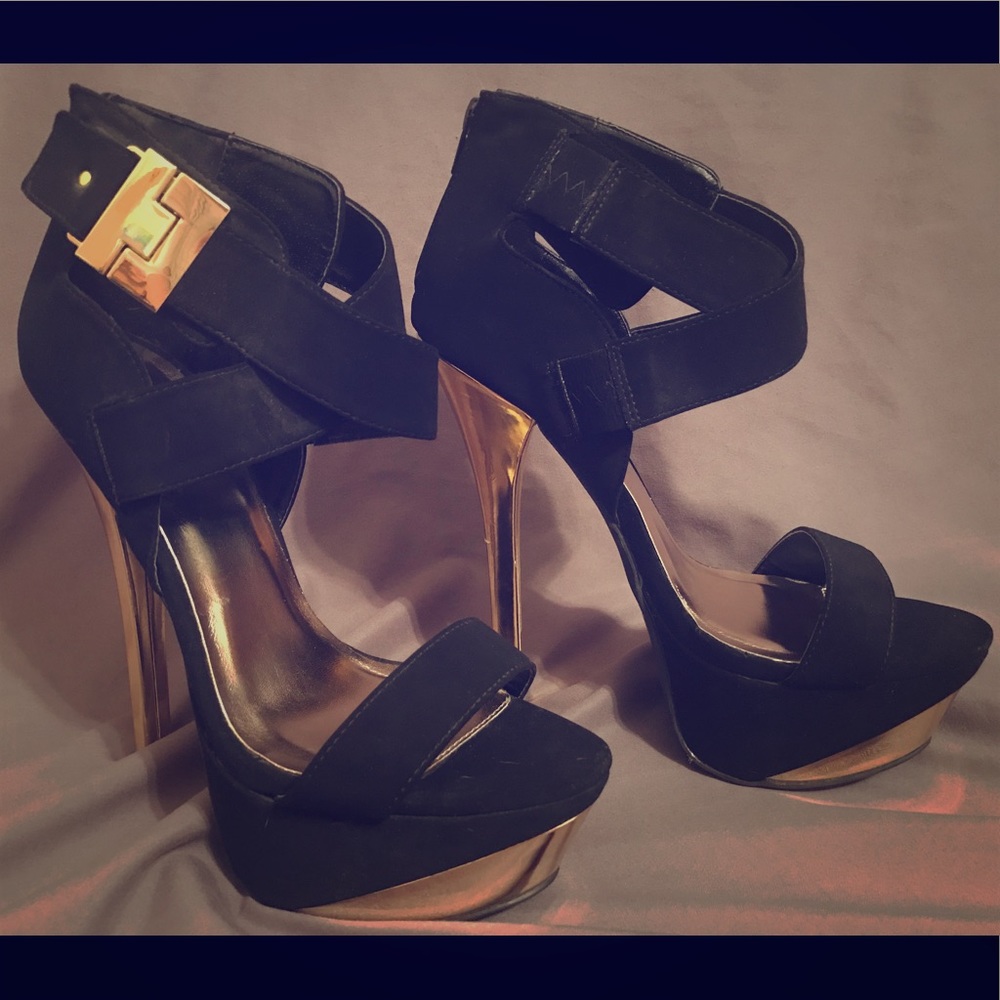 Black and Gold Platform Pumps