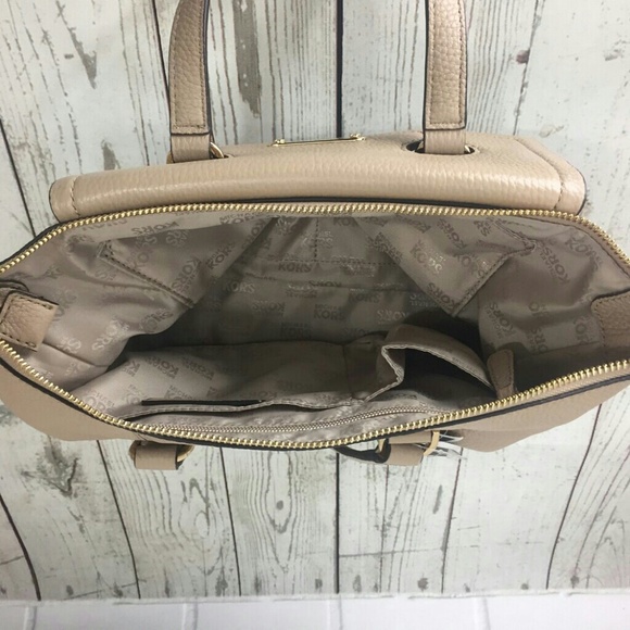 NWT {Michael Kors} purse - Picture 4 of 4