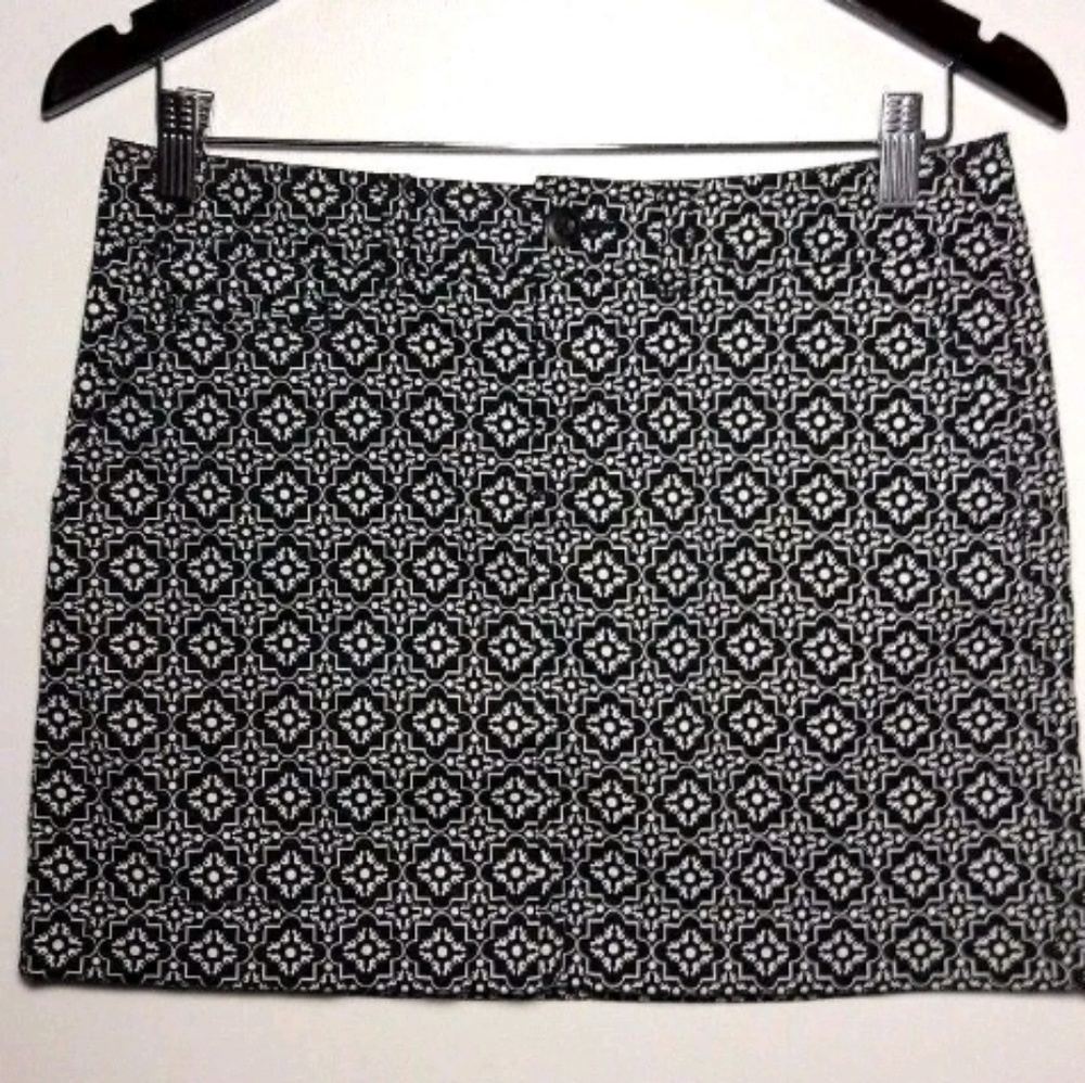 Old Navy Skirt Mini Skirt Black White Print - Picture 2 of 8