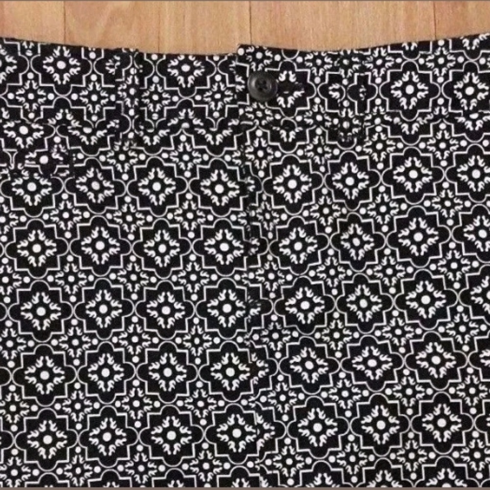 Old Navy Skirt Mini Skirt Black White Print - Picture 4 of 8