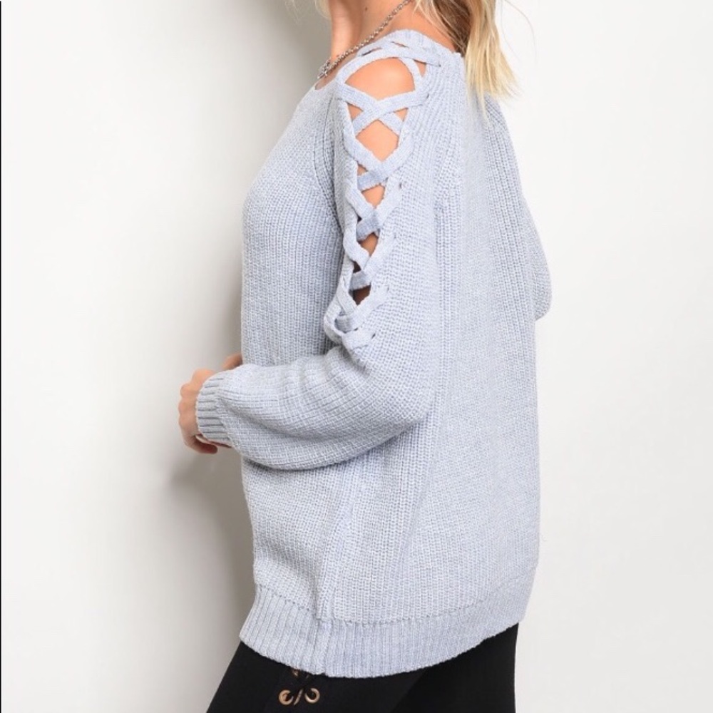 NEW!💕Long Criss Cross Accent Sleeve Sweater🎊🛍 - Picture 4 of 8