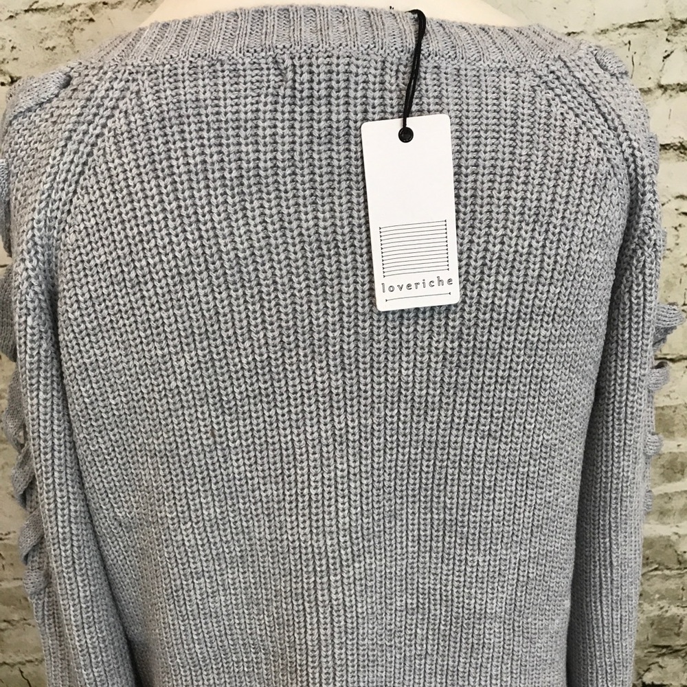 NEW!💕Long Criss Cross Accent Sleeve Sweater🎊🛍 - Picture 8 of 8