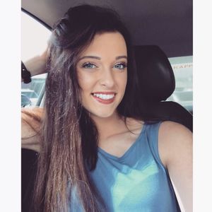 Meet your Posher, Danielle