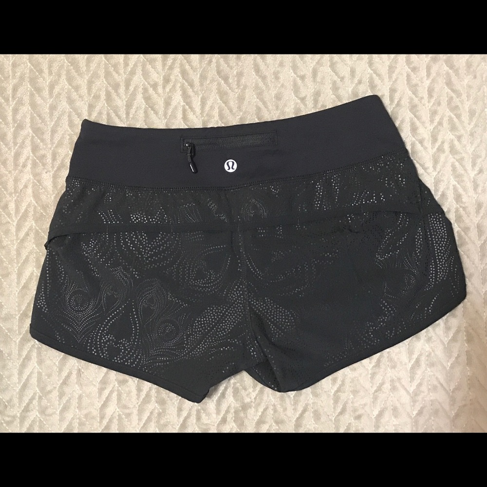 Lululemon speed short peacock feather size 2 EUC