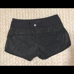 Lululemon speed short peacock feather size 2 EUC