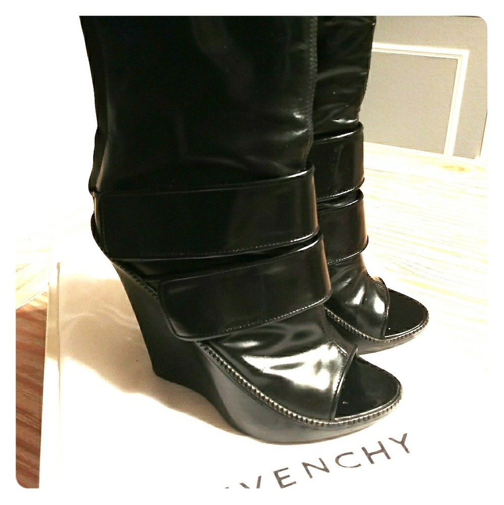 SOLD!!!Givenchy Black Leather Peep -Toe Bootie 36