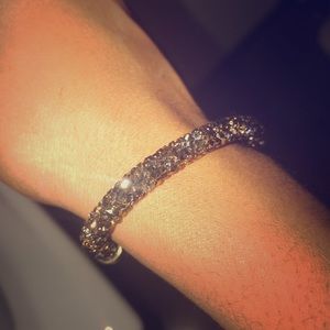 Single crystal dust bracelet