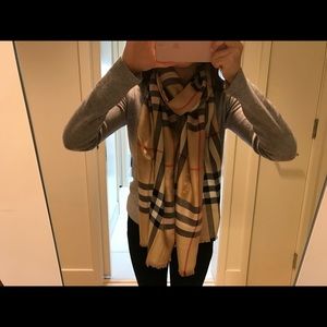 NWT! Classic Check Scarf