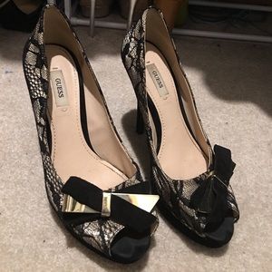 Guess lace and velvet shoes