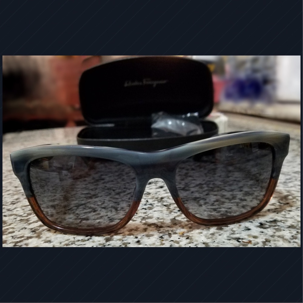 Salvatore Ferragamo sunglasses - Picture 3 of 8