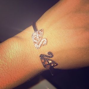 Black swan bangle