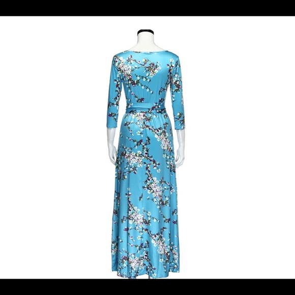 ❤️NEW💕floral maxi in blue - Picture 3 of 7