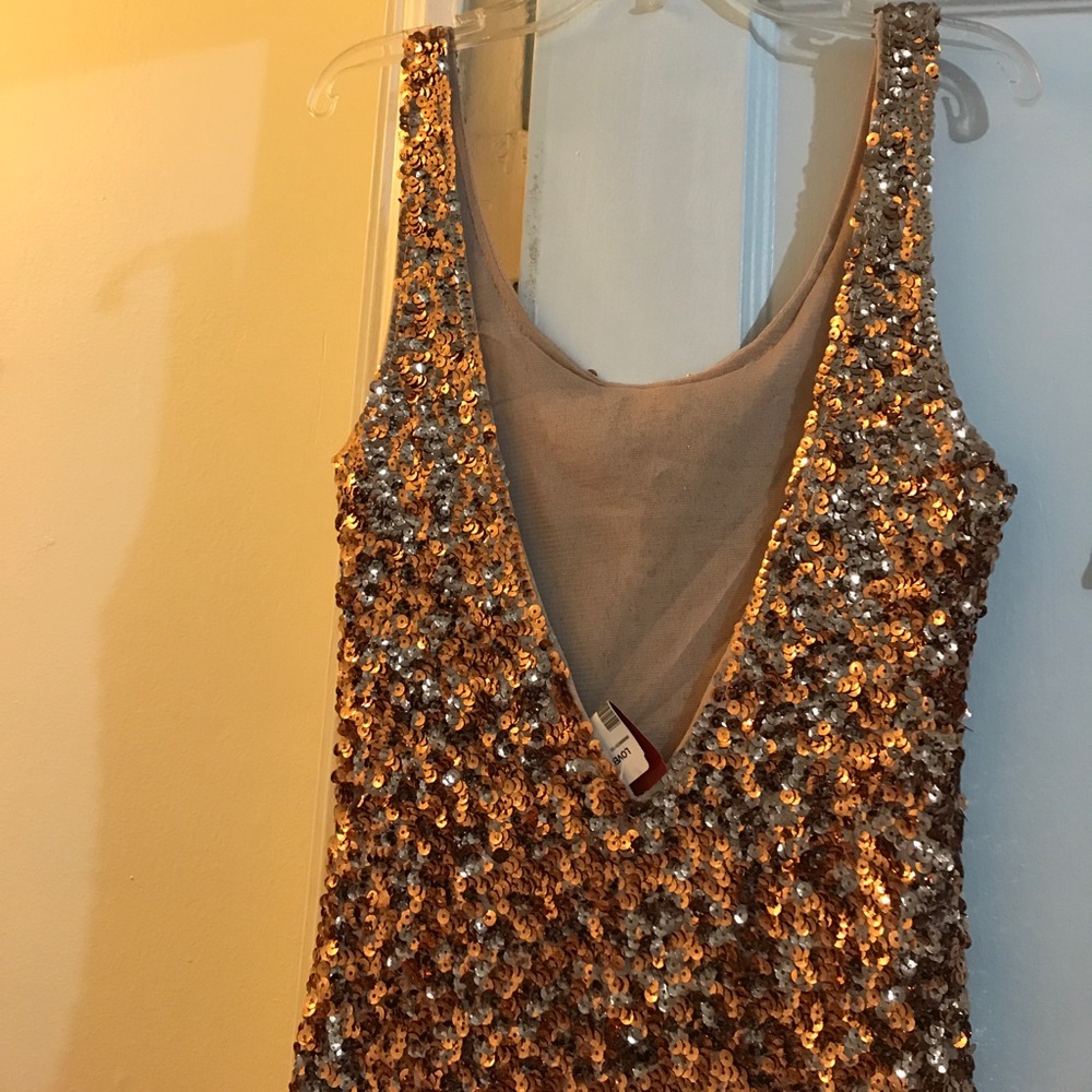 Beautiful sequence dress - Picture 2 of 5