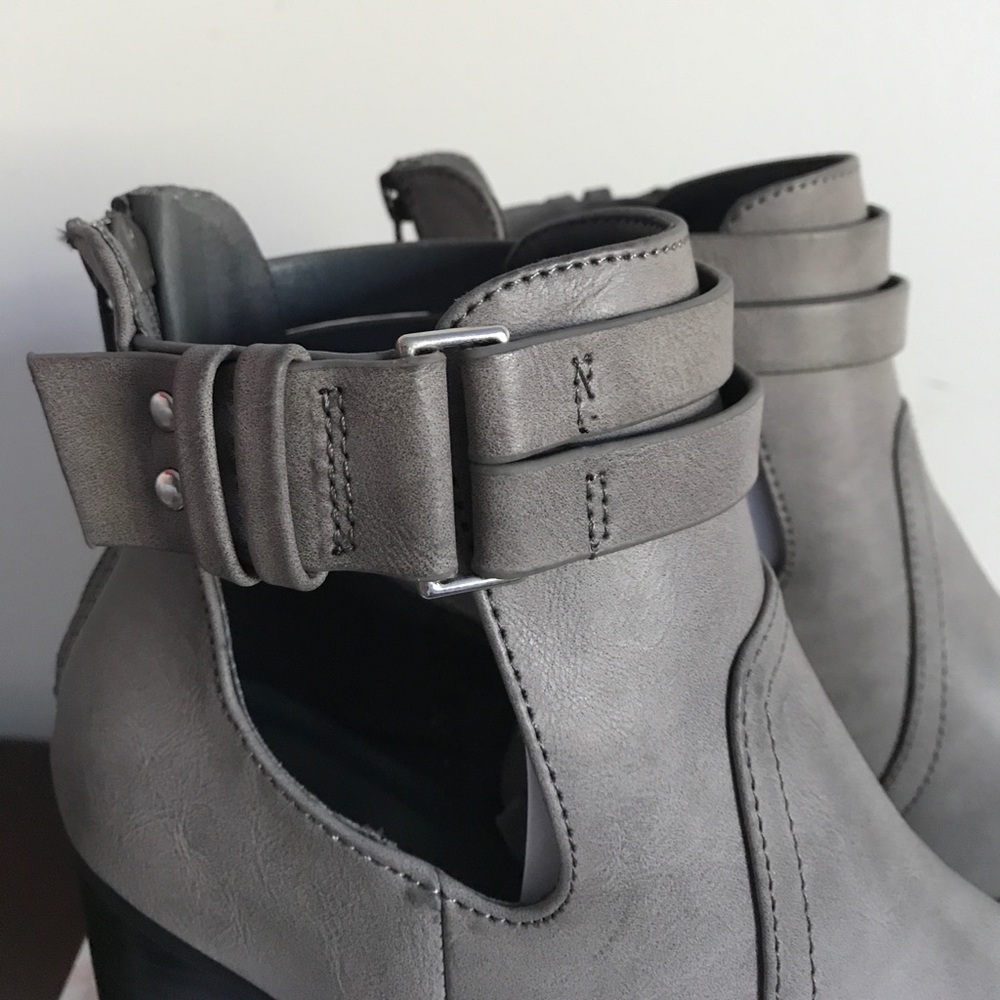 •Ankle Booties• - Picture 5 of 8