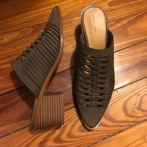 NWOT grey/taupe mules