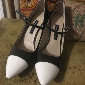 Dana Buchman Pointy Toe Mary Janes, Size 8.5