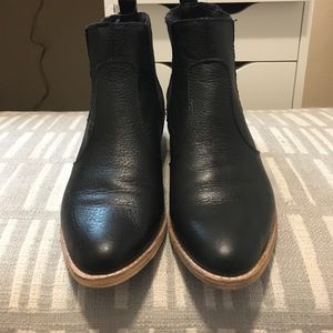 GAP leather Ankle Booties!