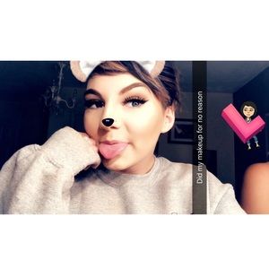 Meet your Posher, Abigail