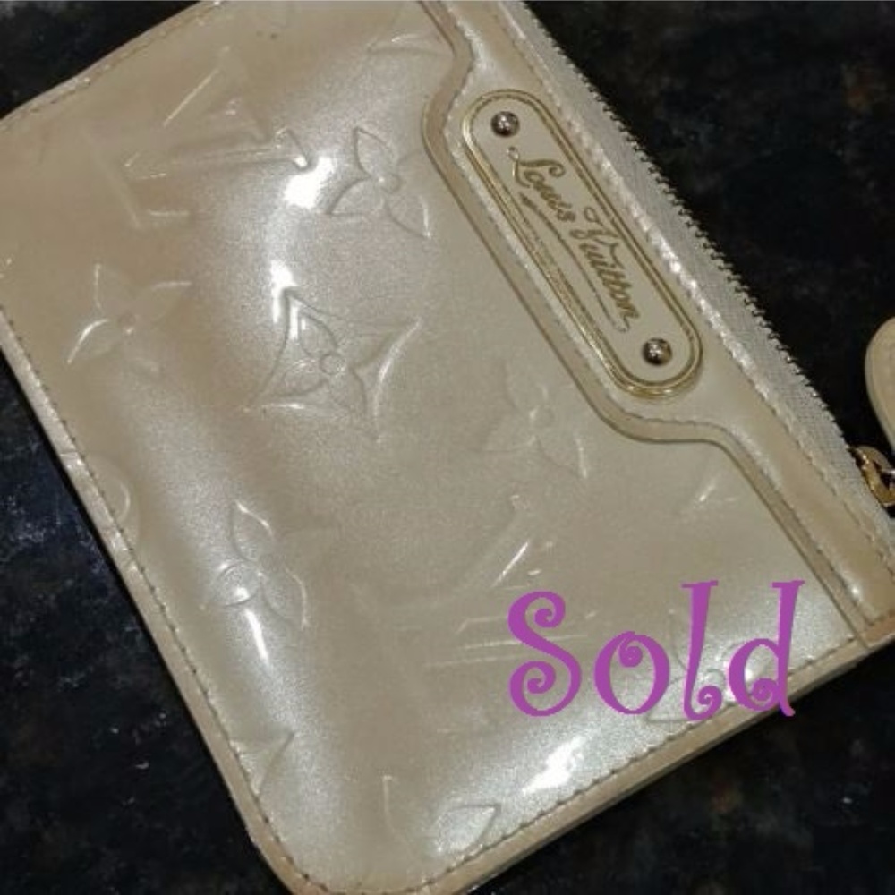 Authentic Louis Vuitton Monogram Vernis Keychain
