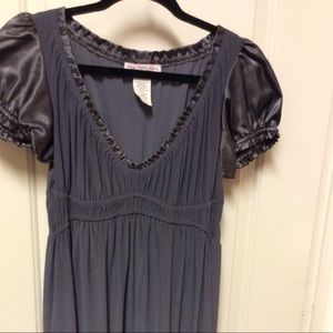 Cute grey dress with silk sleeves
