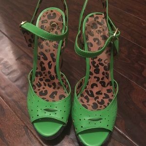 Jessica Simpson Green Wedge Sandals