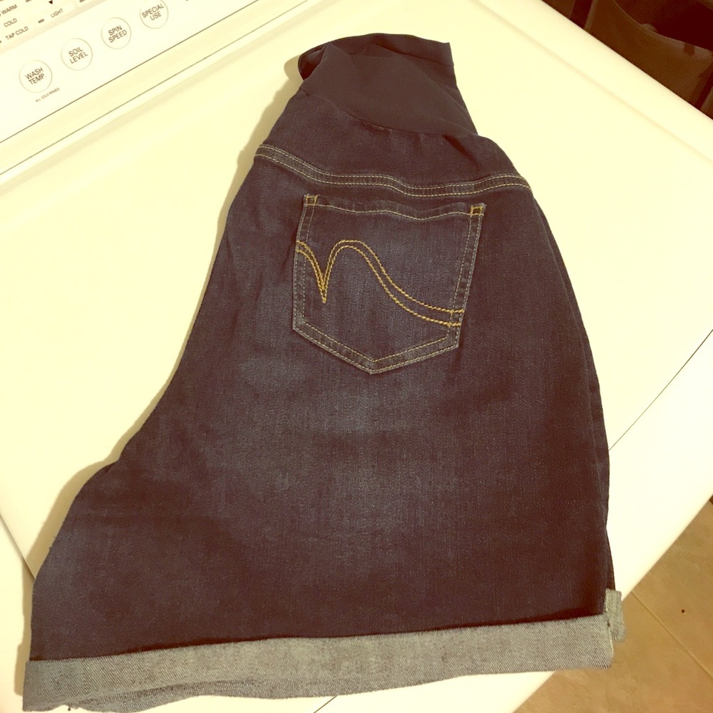 Maternity denim shorts
