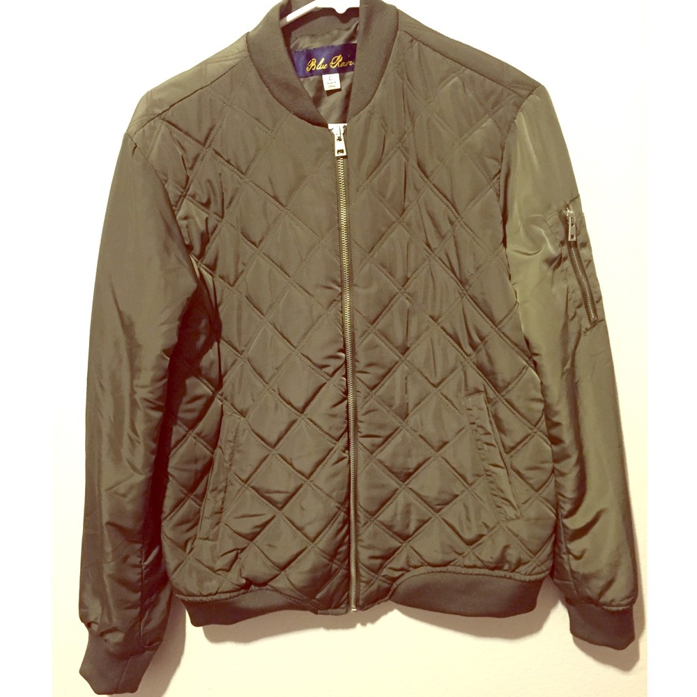 Olive Green Quilted Bomber Jacket!❤️