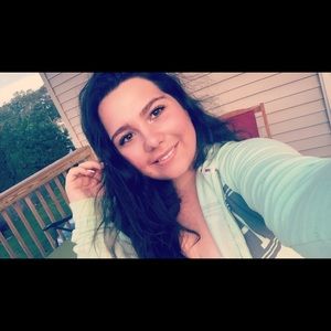 Meet your Posher, Monica