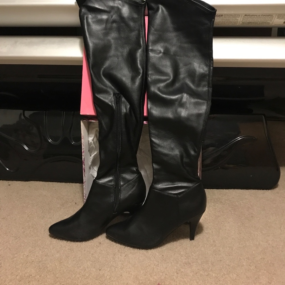 Shoedazzle over the knee boots-Worn Once!!