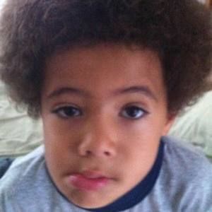 Meet your Posher, Kenyatta