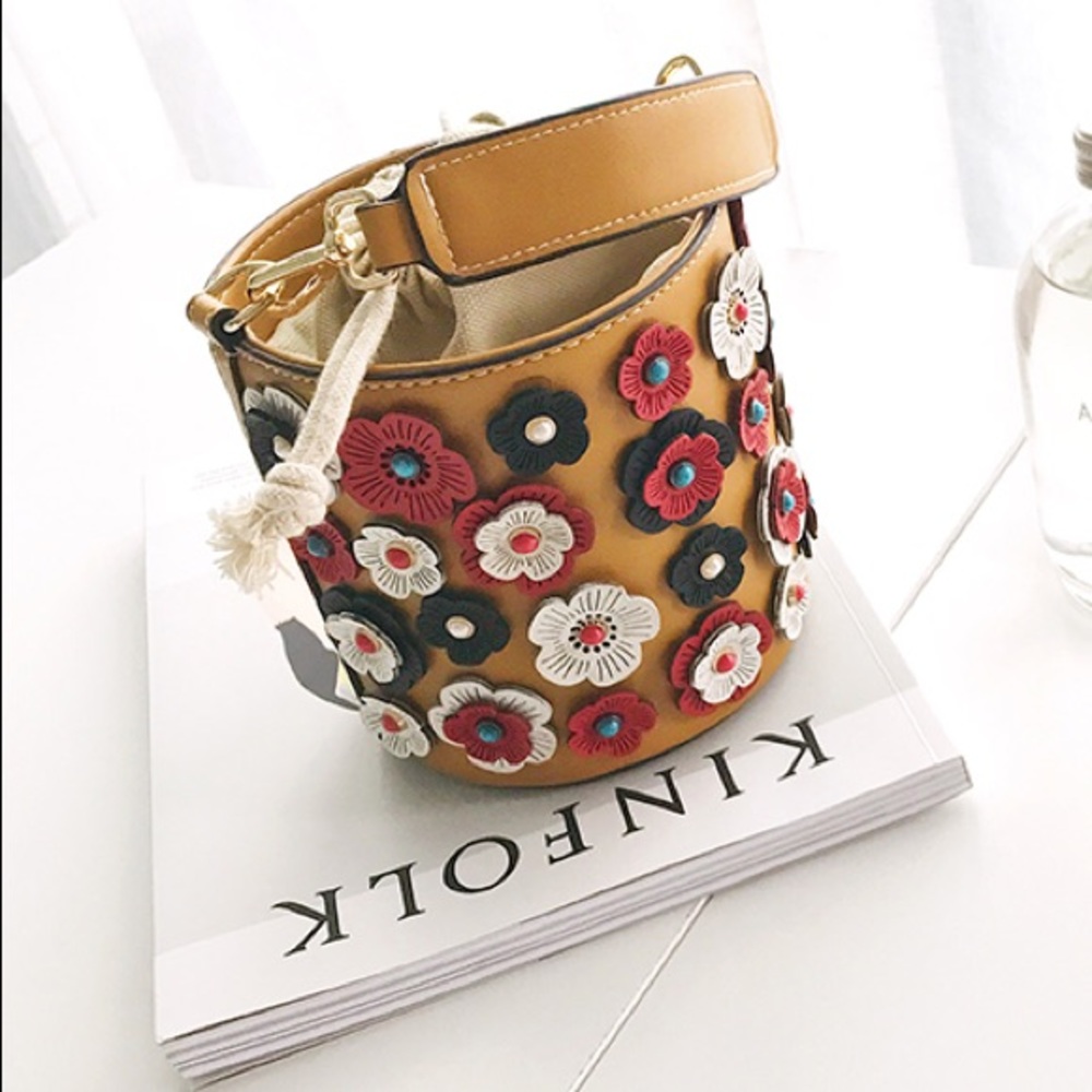 Floral bucket bag