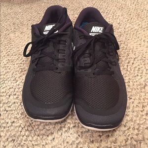 Nike free 5.0 running shoes