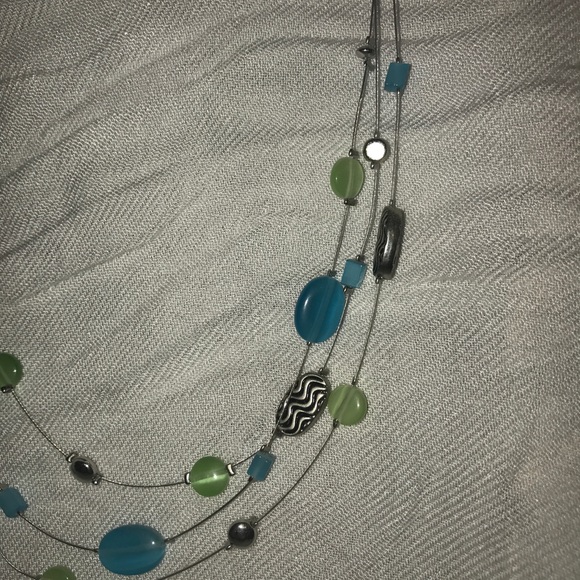 Lia Sophia necklace - Picture 2 of 2