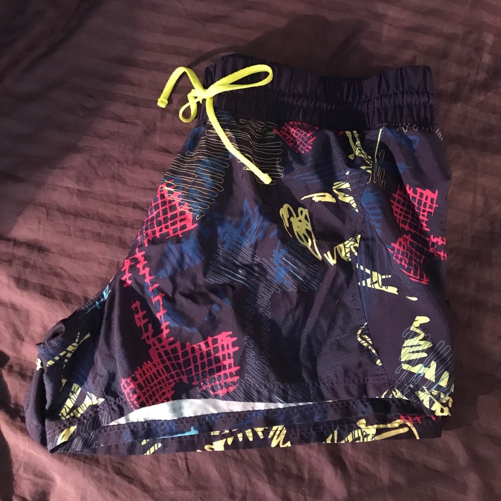 Under Armour purple shorts L