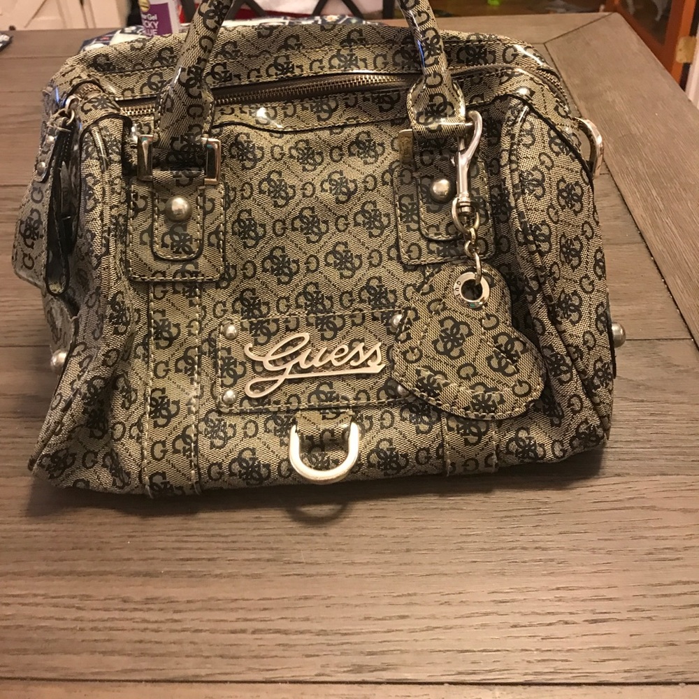 Smaller sized Guess bag