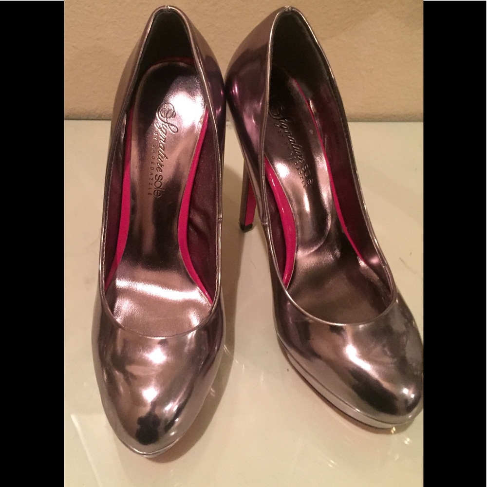 Beautiful Metallic Heels💥💥LAST ONE💥💥