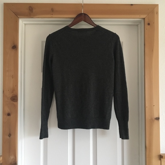 SOLD Everlane 100% Cashmere Crew Sweater - Picture 8 of 8