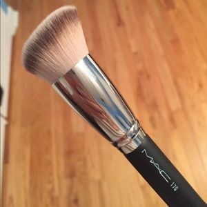 Authentic MAC foundation brush 170