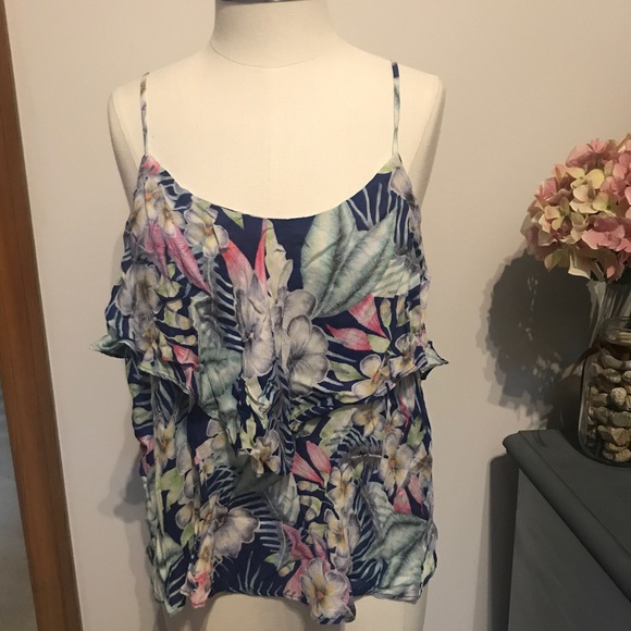 American Eagle Outfitters Tops - 🔴. 🌹Floral summer tank