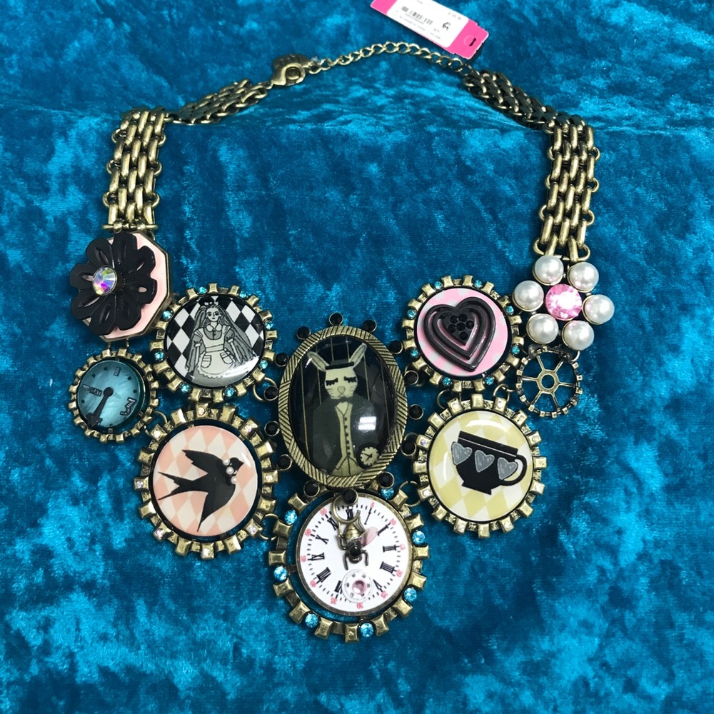 Betsey Johnson statement necklace. NEW WITH TAGS.