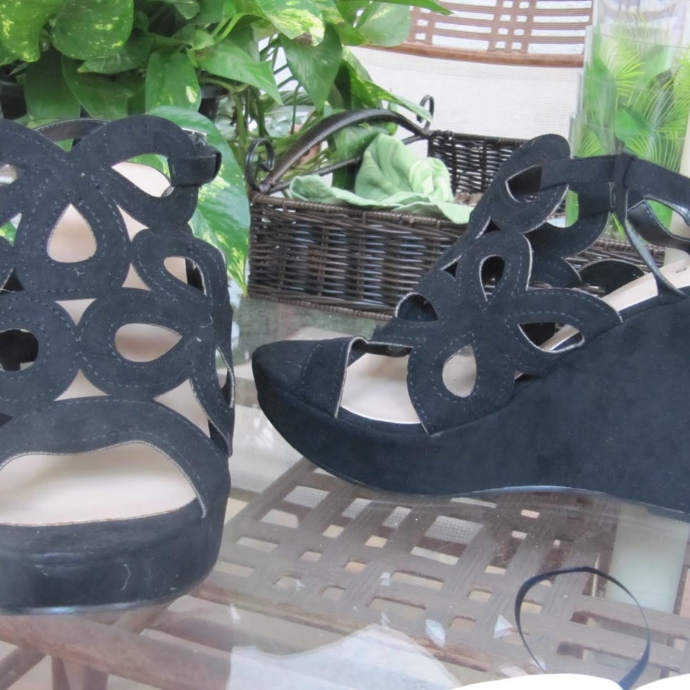 Torrid Black suede scallop platform heels