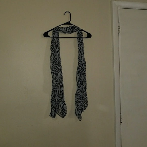 Zebra print scarf/ Shaw - Picture 3 of 3