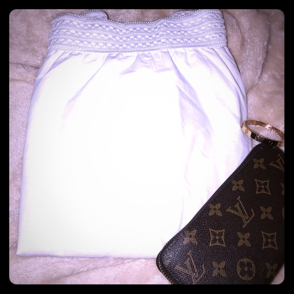 NWOT Studio West Skirt With Embroidered Details