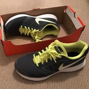 Nike Downshifted 6 Men's size 10