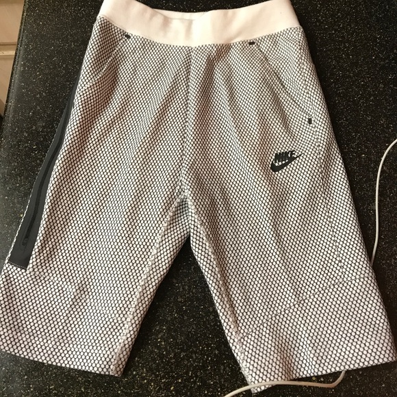 NWT Nike shorts - Picture 1 of 4