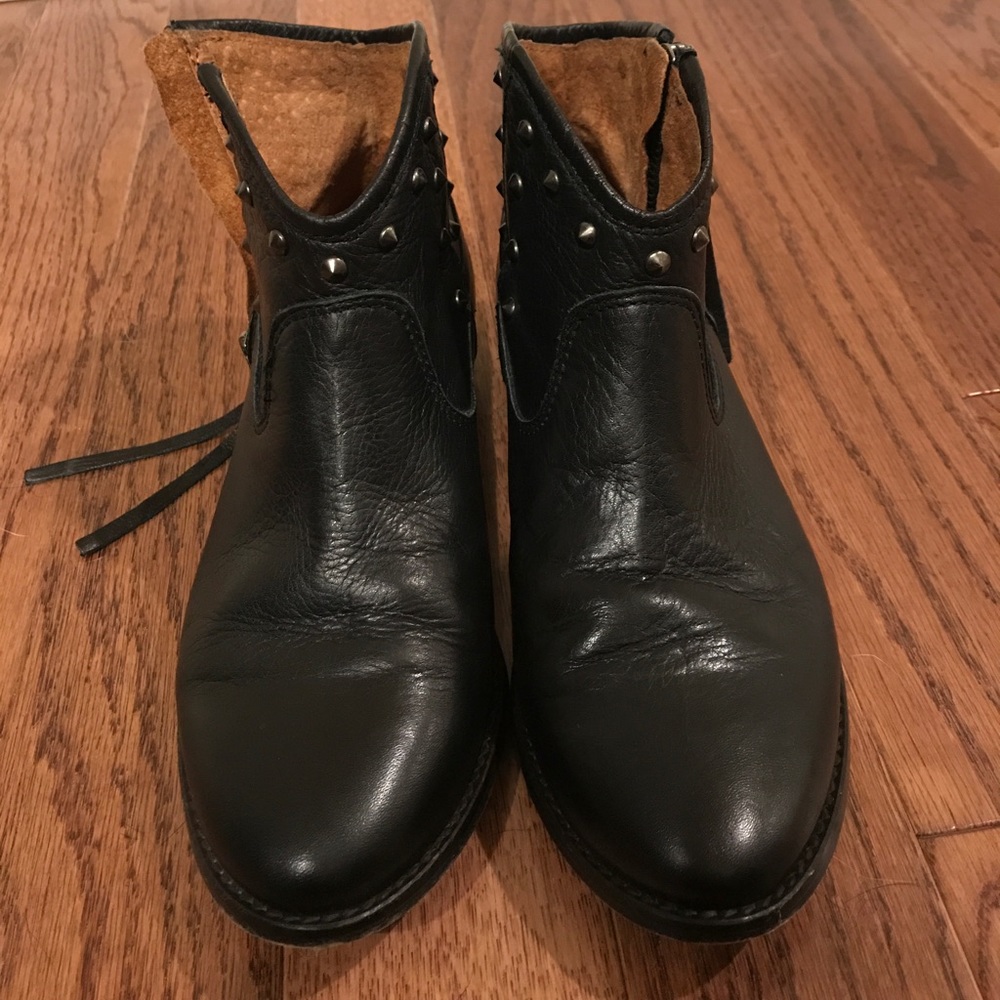 CHIO Spanish leather studded boots
