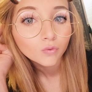 Meet your Posher, Annie