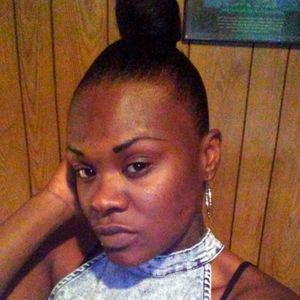 Meet your Posher, Ronesia