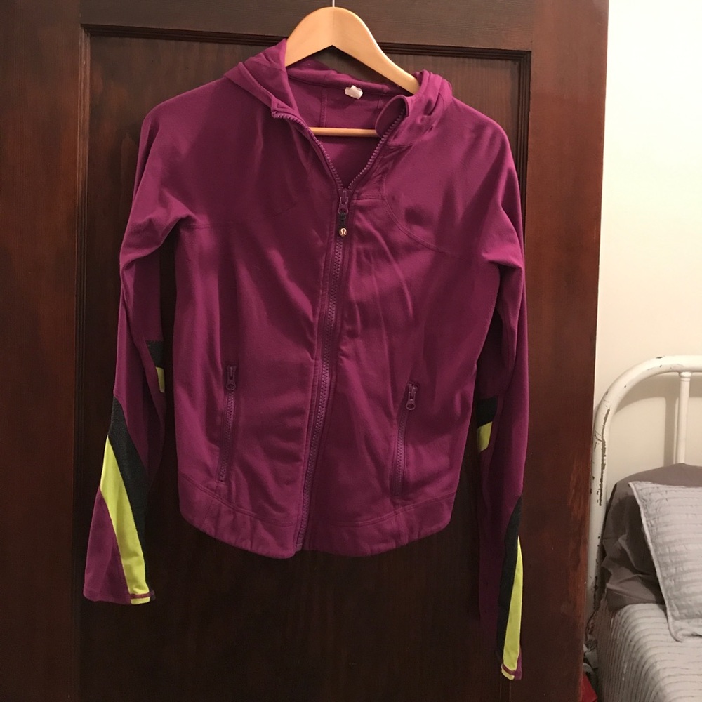 Lululemon in stride 8 plum purple